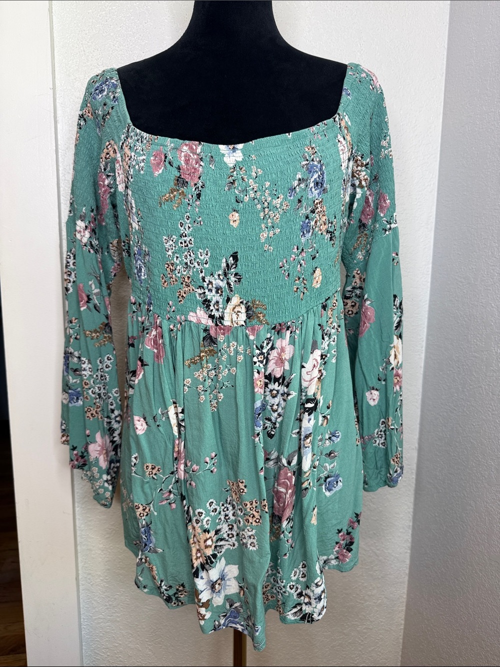 Torrid Green Floral Smocked Babydoll Peasant Top Flowy Bell Sleeve Square Neck